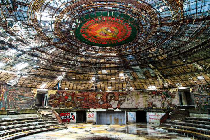 El monumento comunista abandonado de Buzludzha en Bulgaria 1
