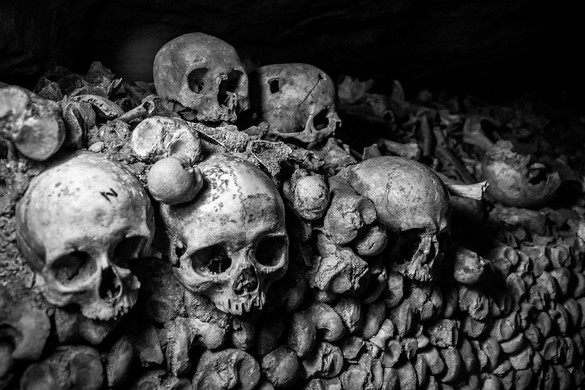 Las Catacumbas de París, Francia 18