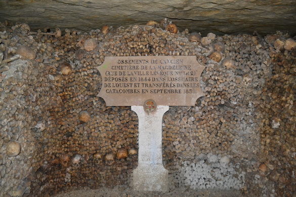 Las Catacumbas de París, Francia 3