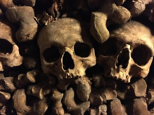 Las Catacumbas de París, Francia 28