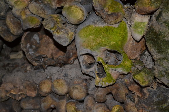 Las Catacumbas de París, Francia 31