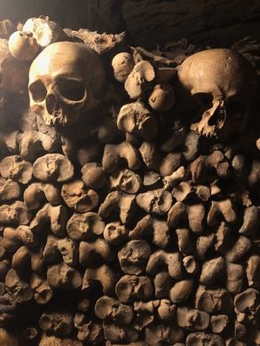 Las Catacumbas de París, Francia 21