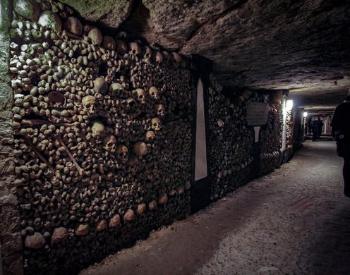 Las Catacumbas de París, Francia 27