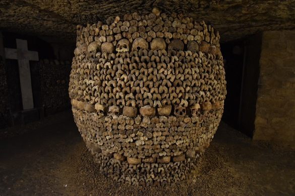 Las Catacumbas de París, Francia 29
